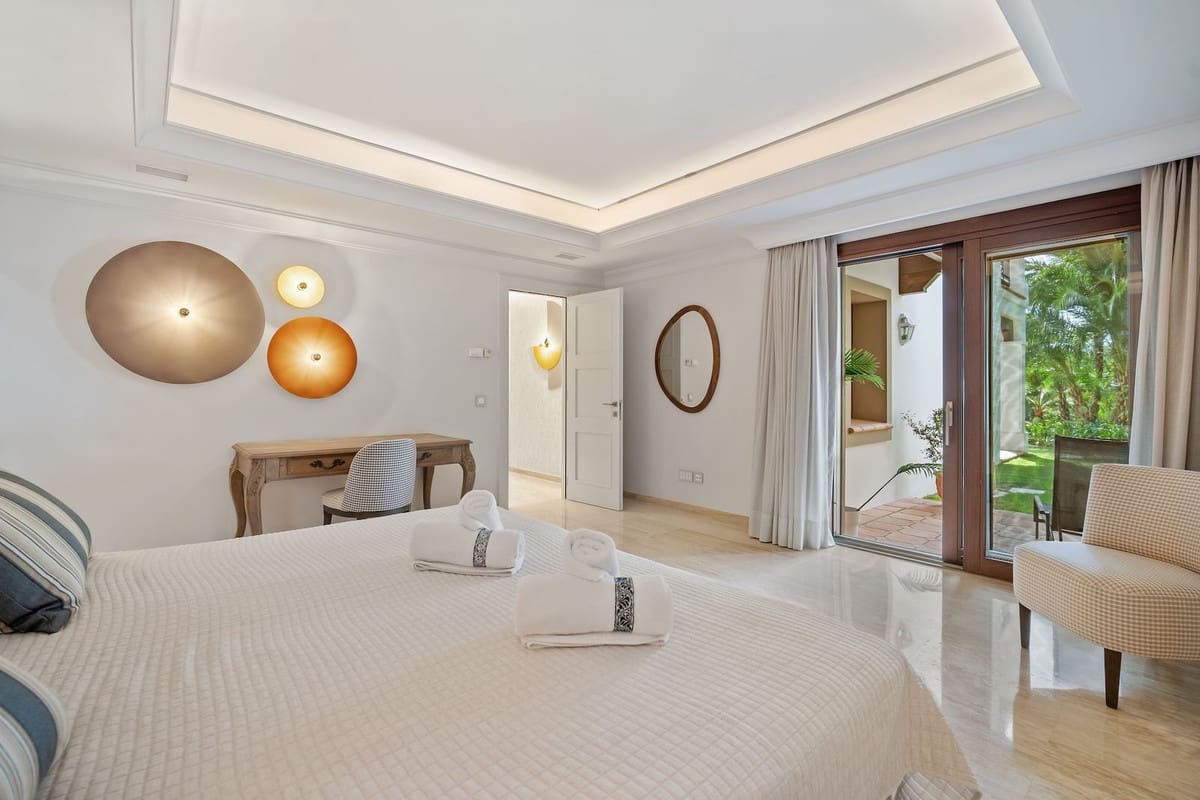 16 soverom Villa til salgs i Benahavis med svømmebasseng - € 13 950 000 (Ref: 8896419)