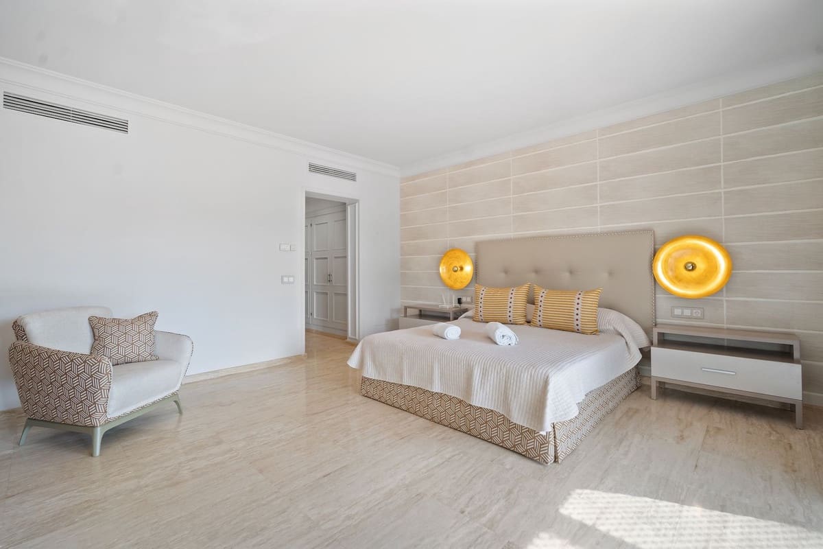 16 soverom Villa til salgs i Benahavis med svømmebasseng - € 13 950 000 (Ref: 8896419)