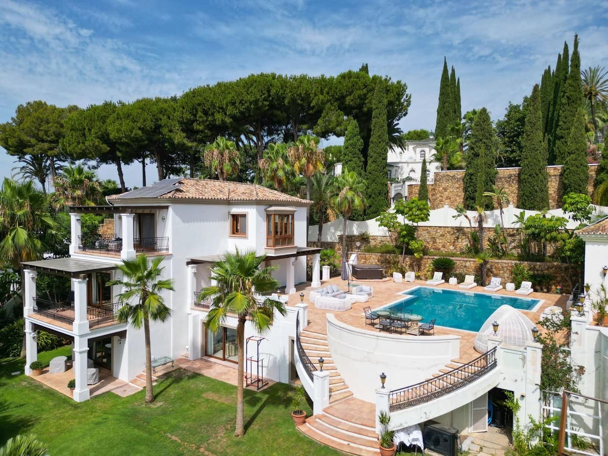 16 soverom Villa til salgs i Benahavis med svømmebasseng - € 13 950 000 (Ref: 8896419)