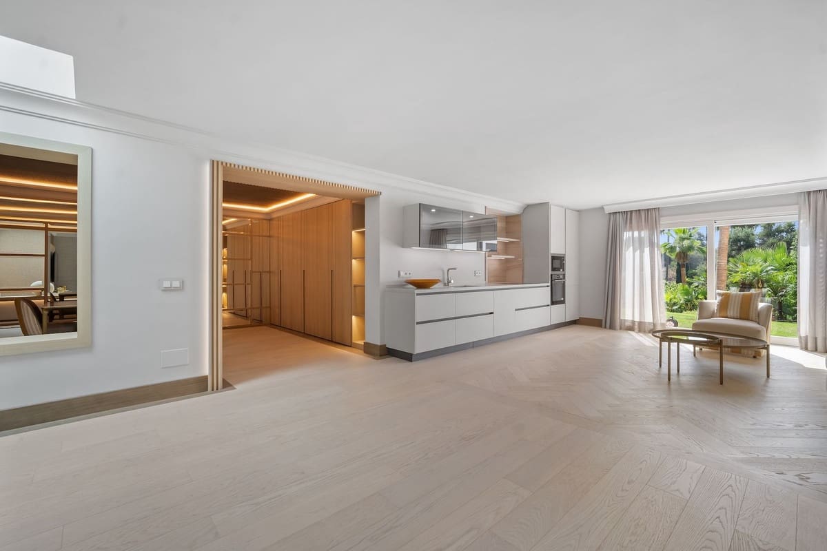 16 soverom Villa til salgs i Benahavis med svømmebasseng - € 13 950 000 (Ref: 8896419)