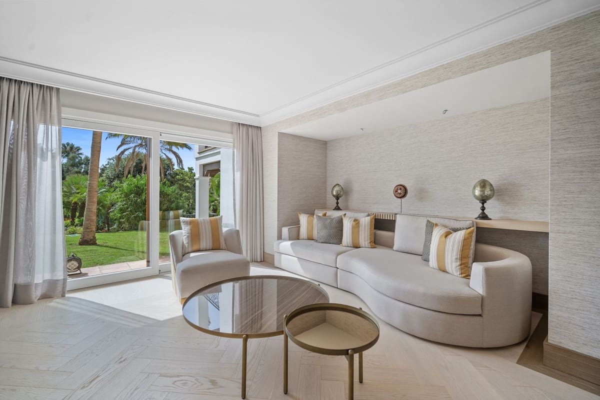 16 soverom Villa til salgs i Benahavis med svømmebasseng - € 13 950 000 (Ref: 8896419)