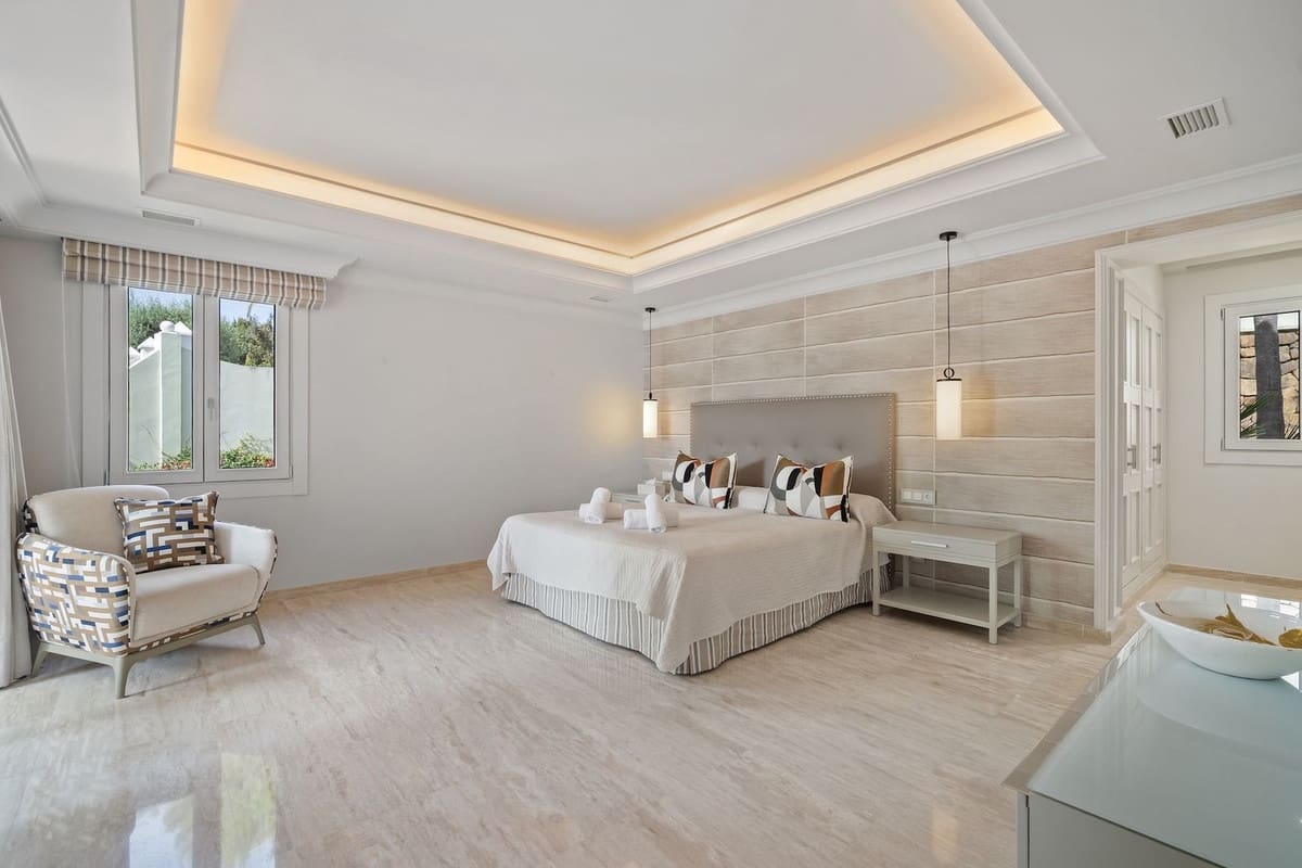 16 soverom Villa til salgs i Benahavis med svømmebasseng - € 13 950 000 (Ref: 8896419)