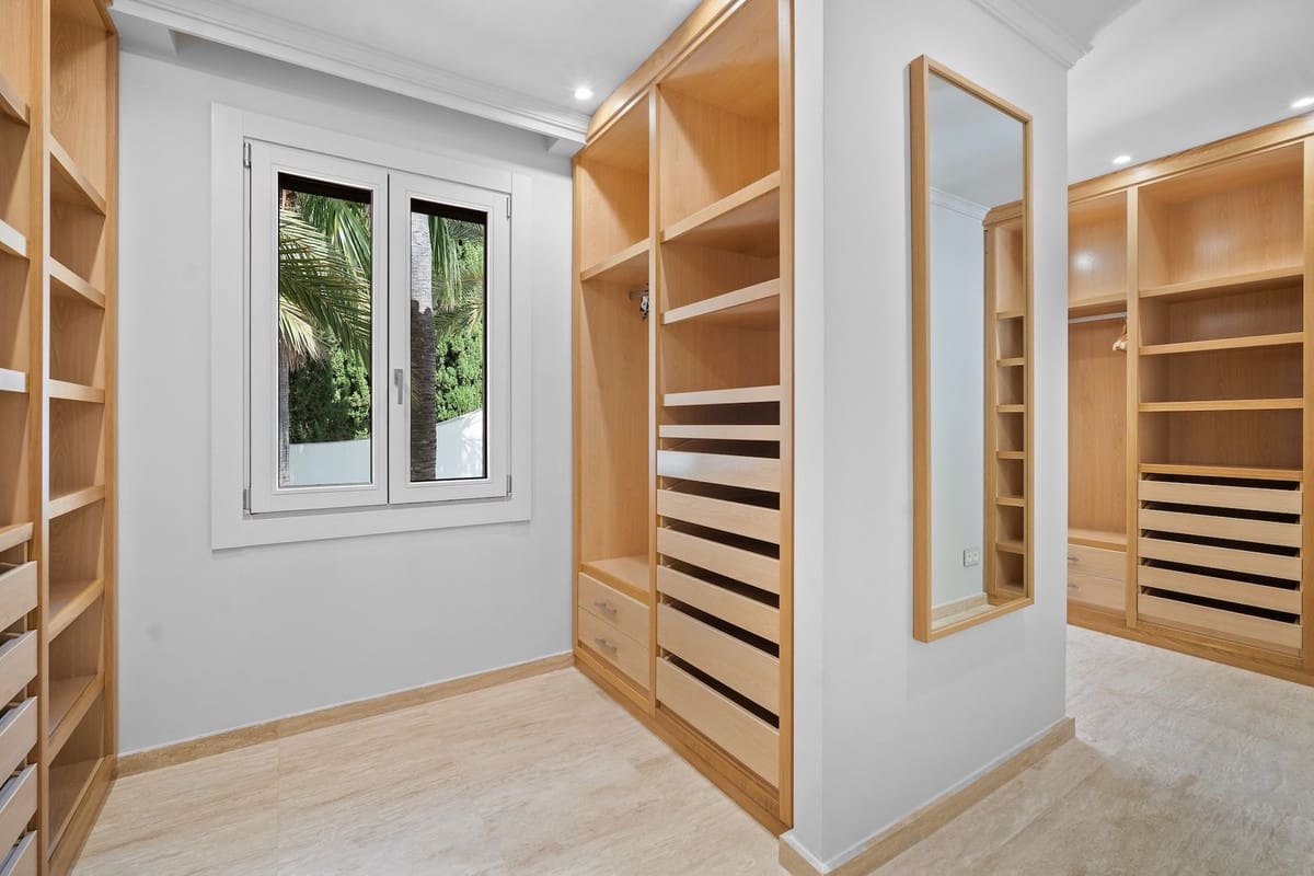 16 soverom Villa til salgs i Benahavis med svømmebasseng - € 13 950 000 (Ref: 8896419)