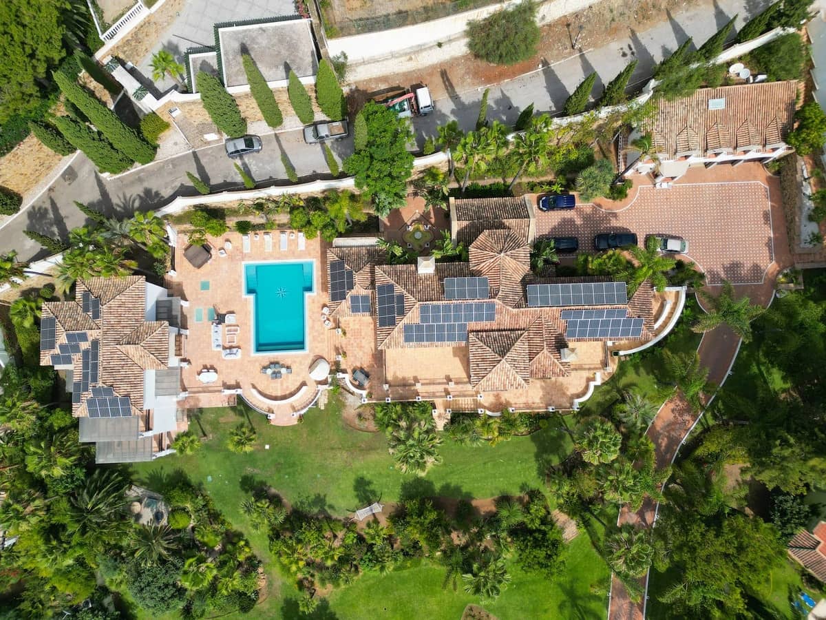 16 soverom Villa til salgs i Benahavis med svømmebasseng - € 13 950 000 (Ref: 8896419)