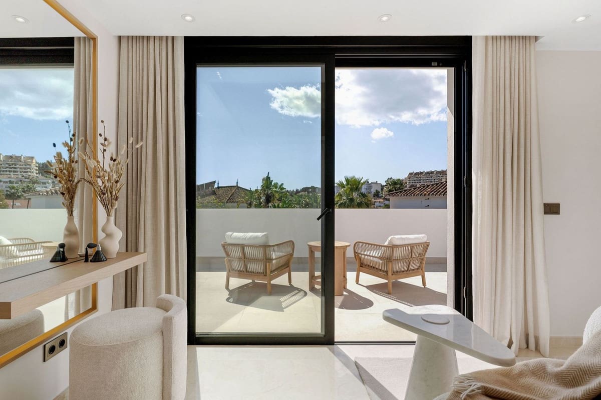 5 soveværelse Villa til salg i Nueva Andalucia med swimmingpool garage - € 3.650.000 (Ref: 8896423)