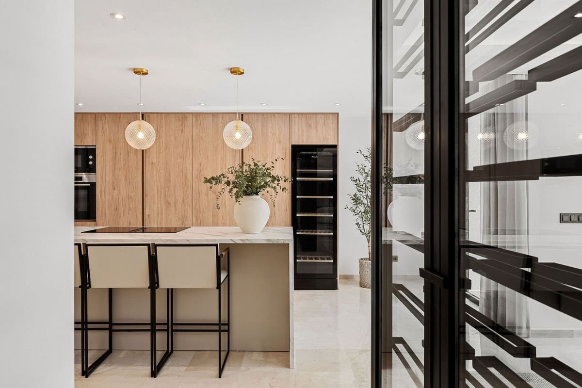 5 soveværelse Villa til salg i Nueva Andalucia med swimmingpool garage - € 3.650.000 (Ref: 8896423)