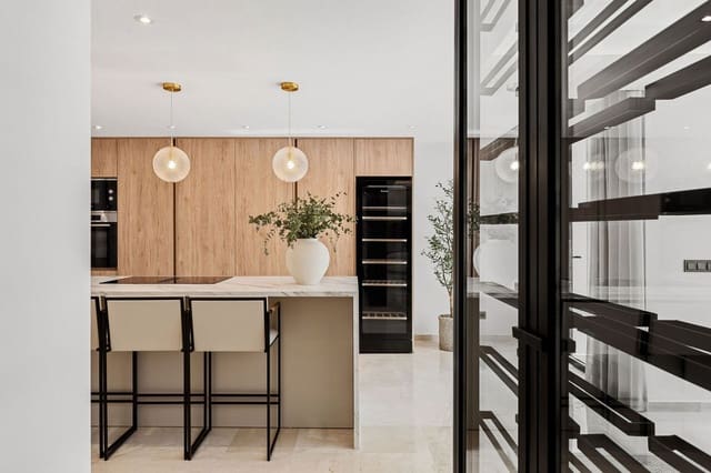 5 soverom Villa til salgs i Las Brisas, Marbella med svømmebasseng garasje - € 3 650 000 (Ref: 8896423)