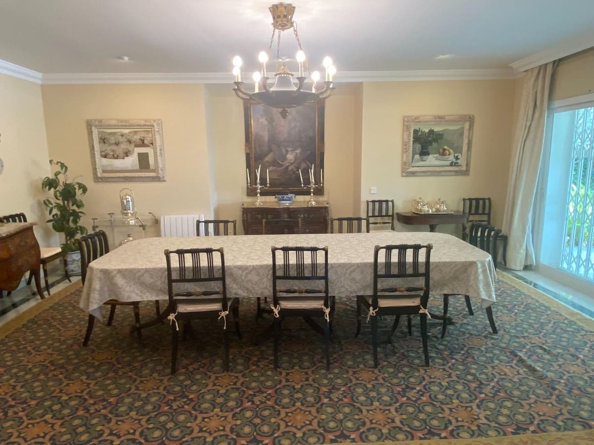 8 soveværelse Villa til salg i Guadalmina med swimmingpool - € 6.000.000 (Ref: 8896426)