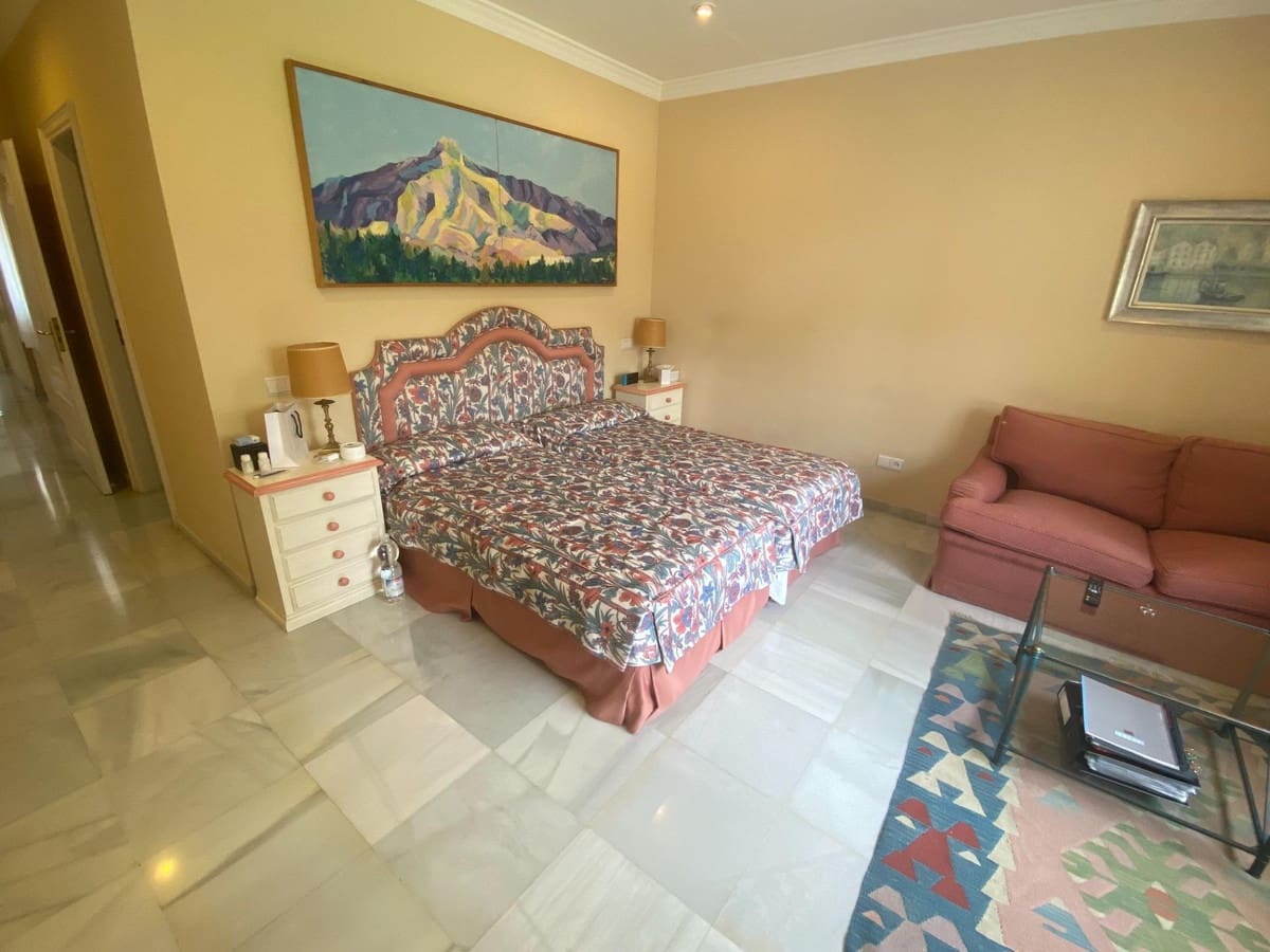 8 soveværelse Villa til salg i Guadalmina med swimmingpool - € 6.000.000 (Ref: 8896426)