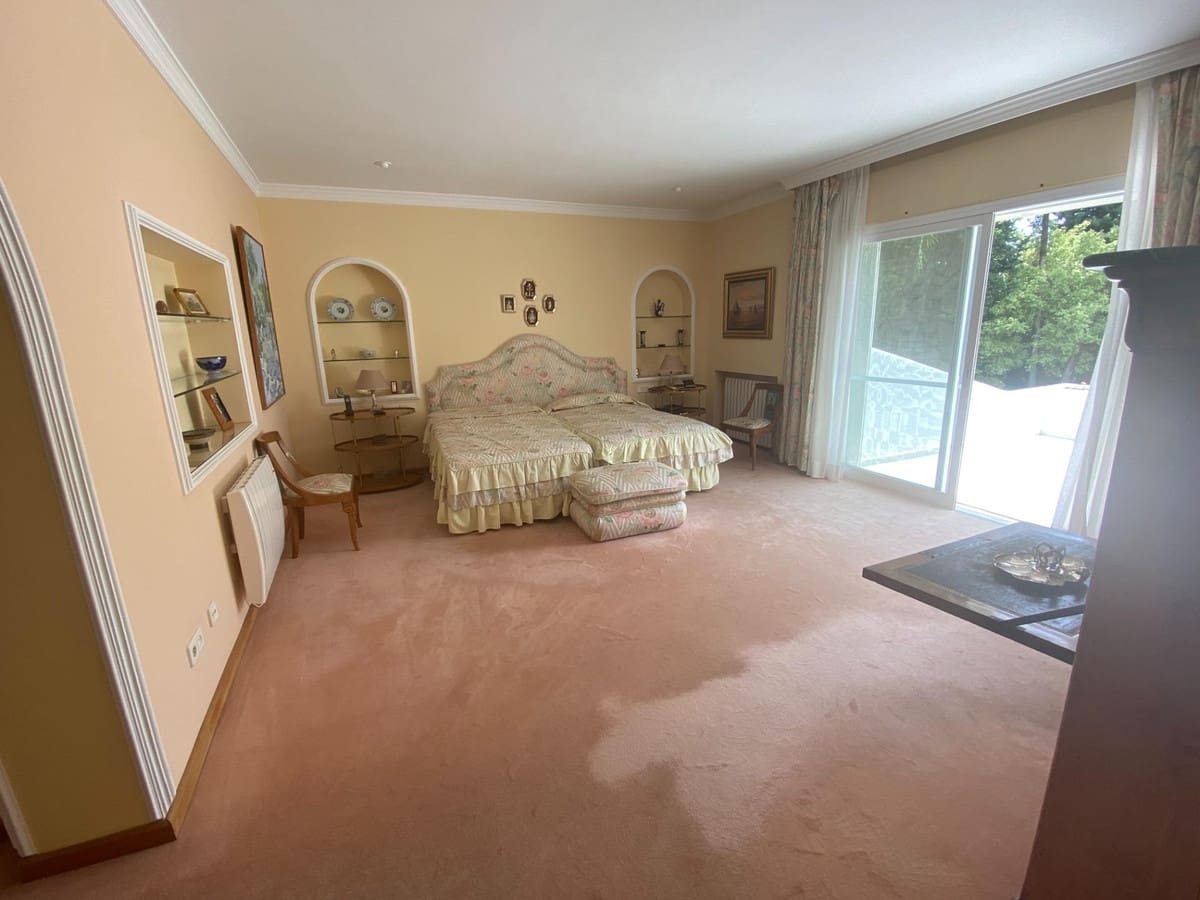 8 soveværelse Villa til salg i Guadalmina med swimmingpool - € 6.000.000 (Ref: 8896426)