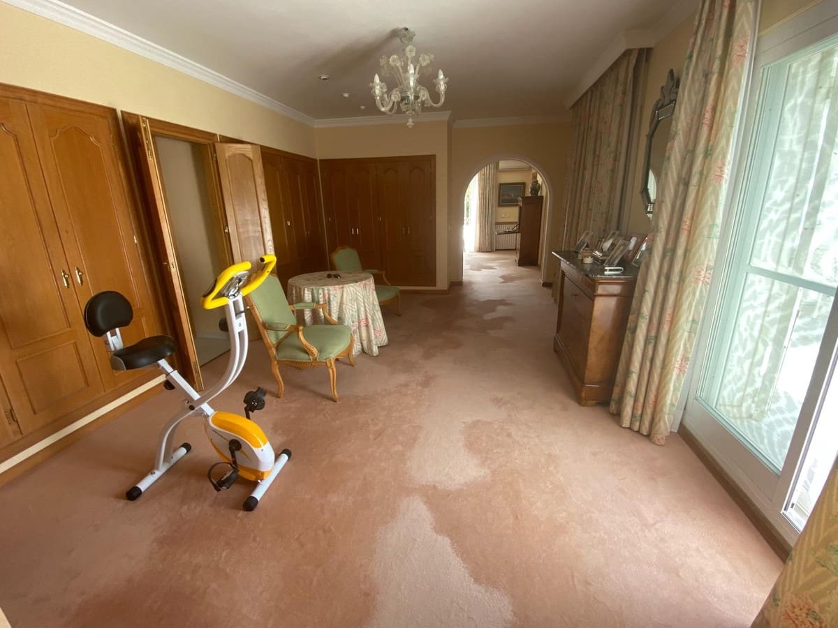 8 soveværelse Villa til salg i Guadalmina med swimmingpool - € 6.000.000 (Ref: 8896426)