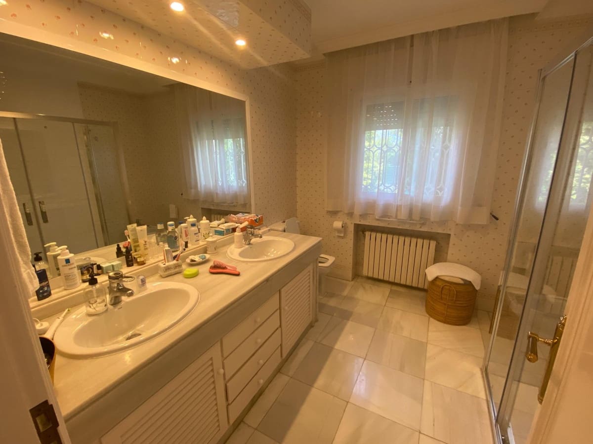 8 soveværelse Villa til salg i Guadalmina med swimmingpool - € 6.000.000 (Ref: 8896426)