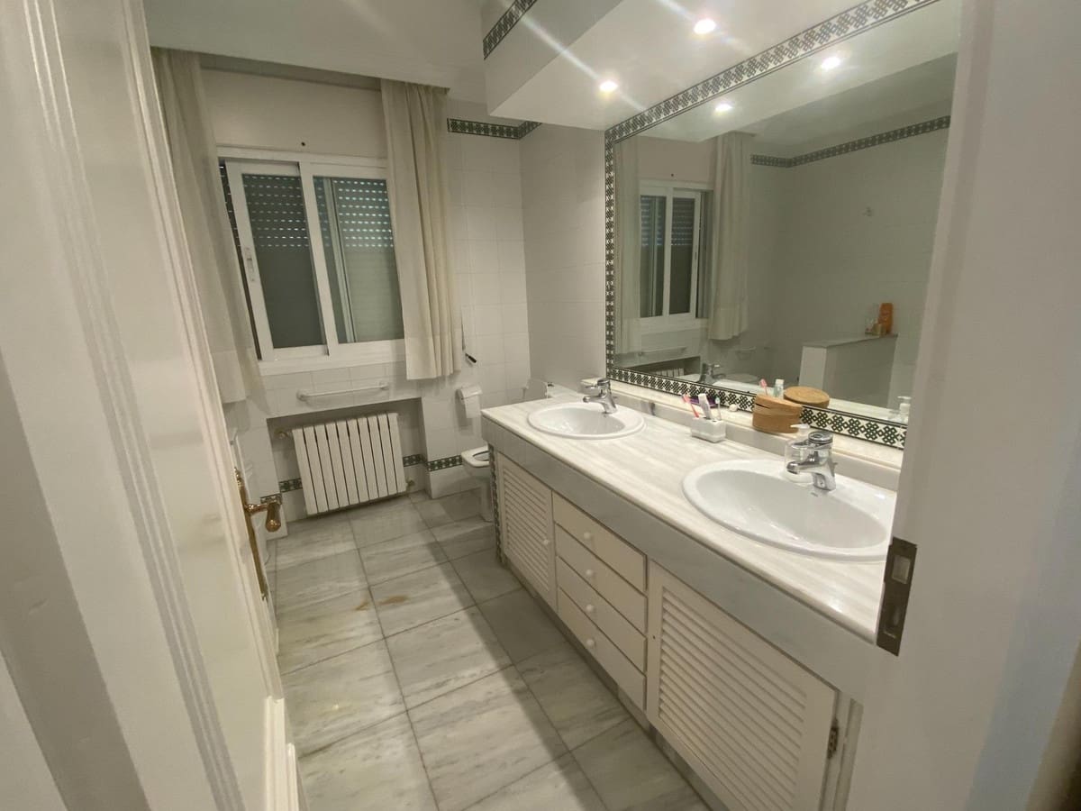 8 soveværelse Villa til salg i Guadalmina med swimmingpool - € 6.000.000 (Ref: 8896426)