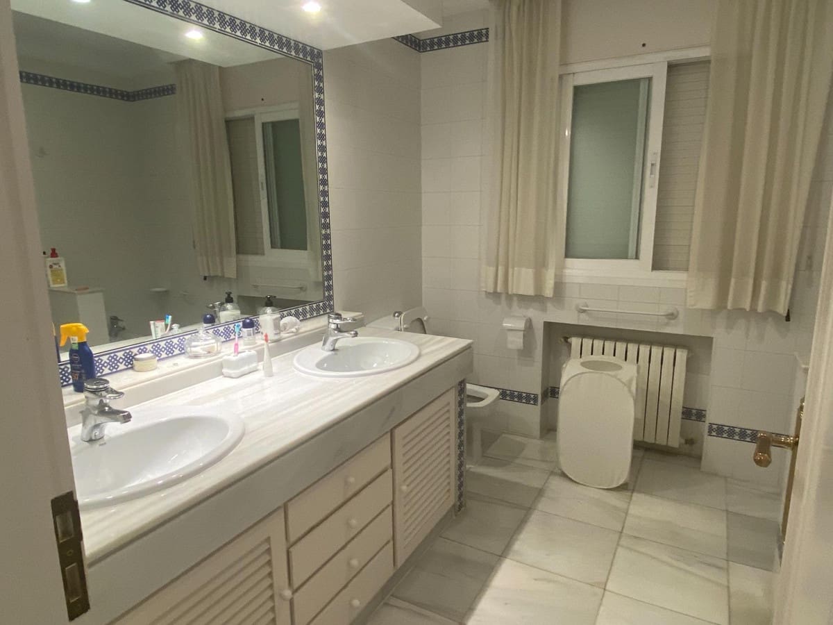 8 soveværelse Villa til salg i Guadalmina med swimmingpool - € 6.000.000 (Ref: 8896426)