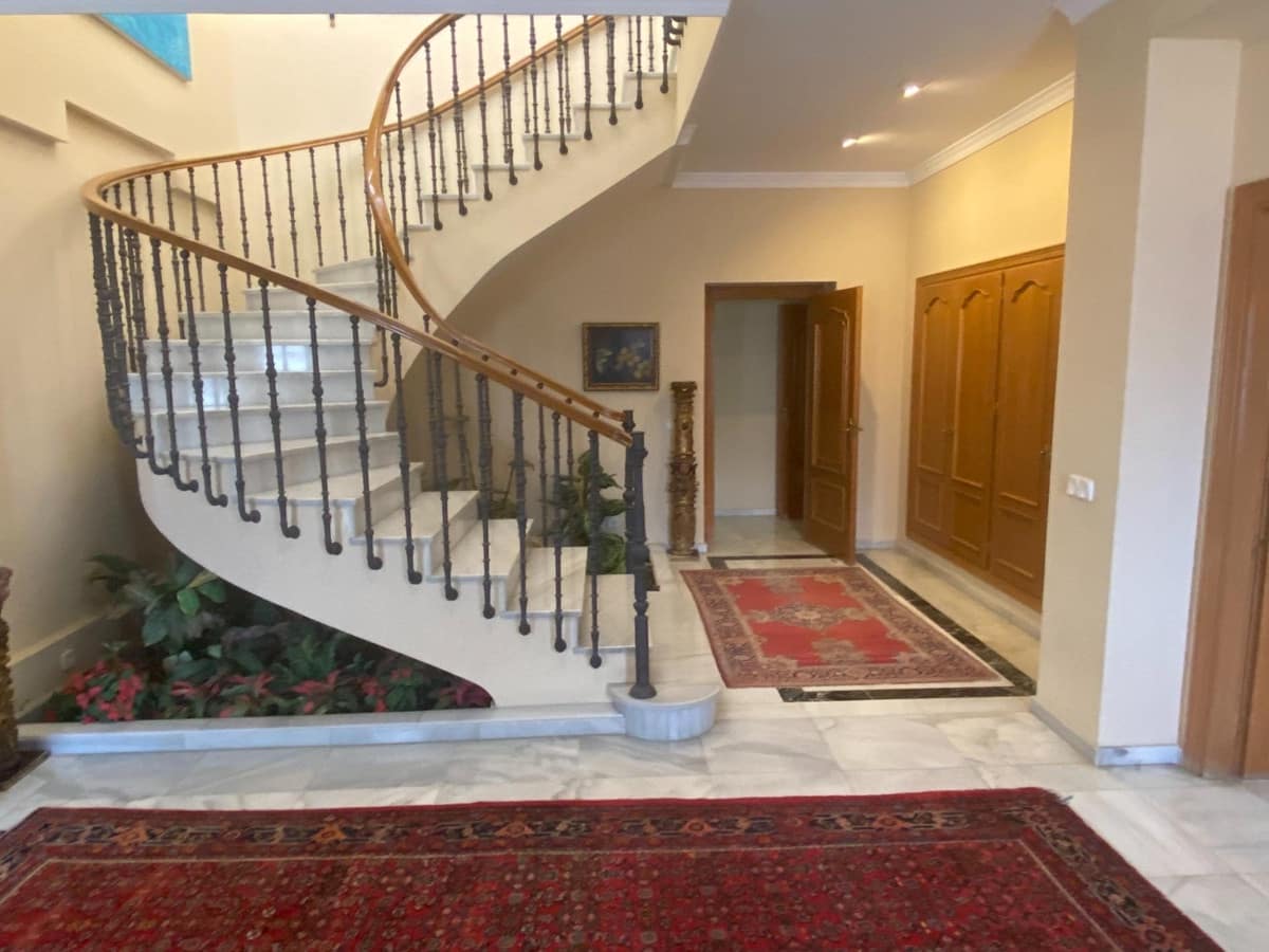 8 soveværelse Villa til salg i Guadalmina med swimmingpool - € 6.000.000 (Ref: 8896426)