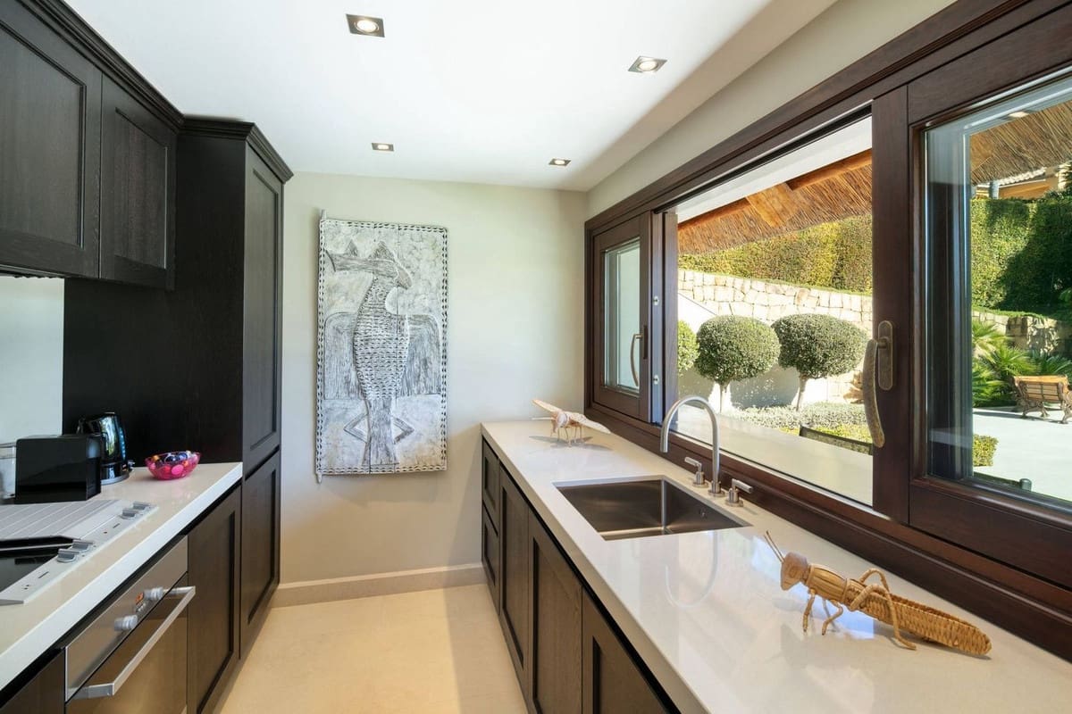 5 quarto Moradia para venda em Marbella com piscina garagem - 9 500 000 € (Ref: 8896428)