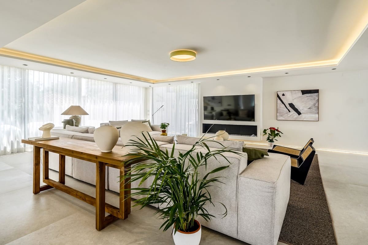 5 sypialnia Willa na sprzedaż w Nueva Andalucia z basenem - 3 150 000 € (Ref: 8921142)