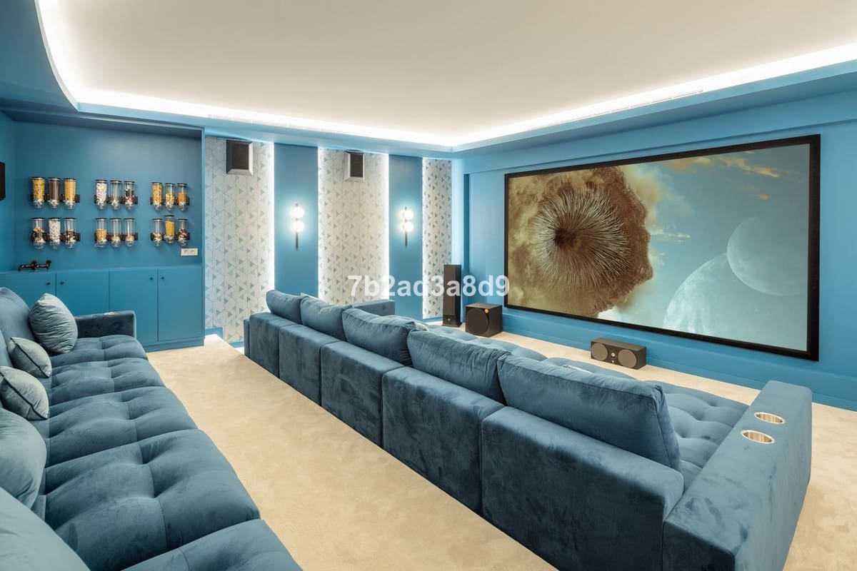 9 soverom Villa til salgs i La Zagaleta med svømmebasseng garasje - € 30 000 000 (Ref: 8921172)