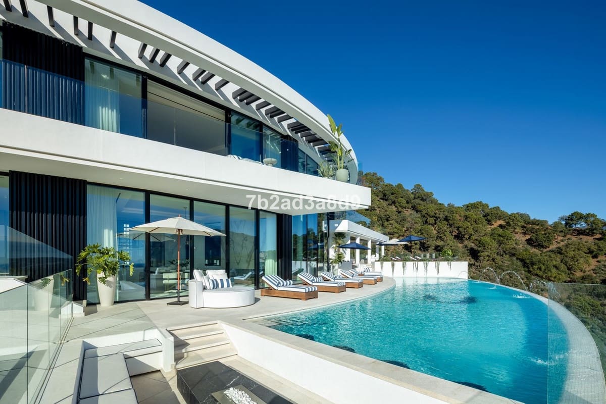 9 soverom Villa til salgs i La Zagaleta med svømmebasseng garasje - € 30 000 000 (Ref: 8921172)