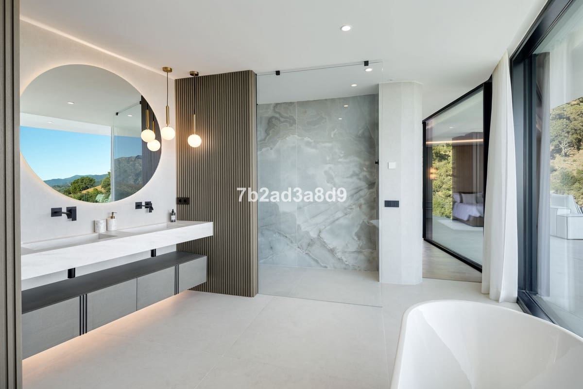 9 soverom Villa til salgs i La Zagaleta med svømmebasseng garasje - € 30 000 000 (Ref: 8921172)