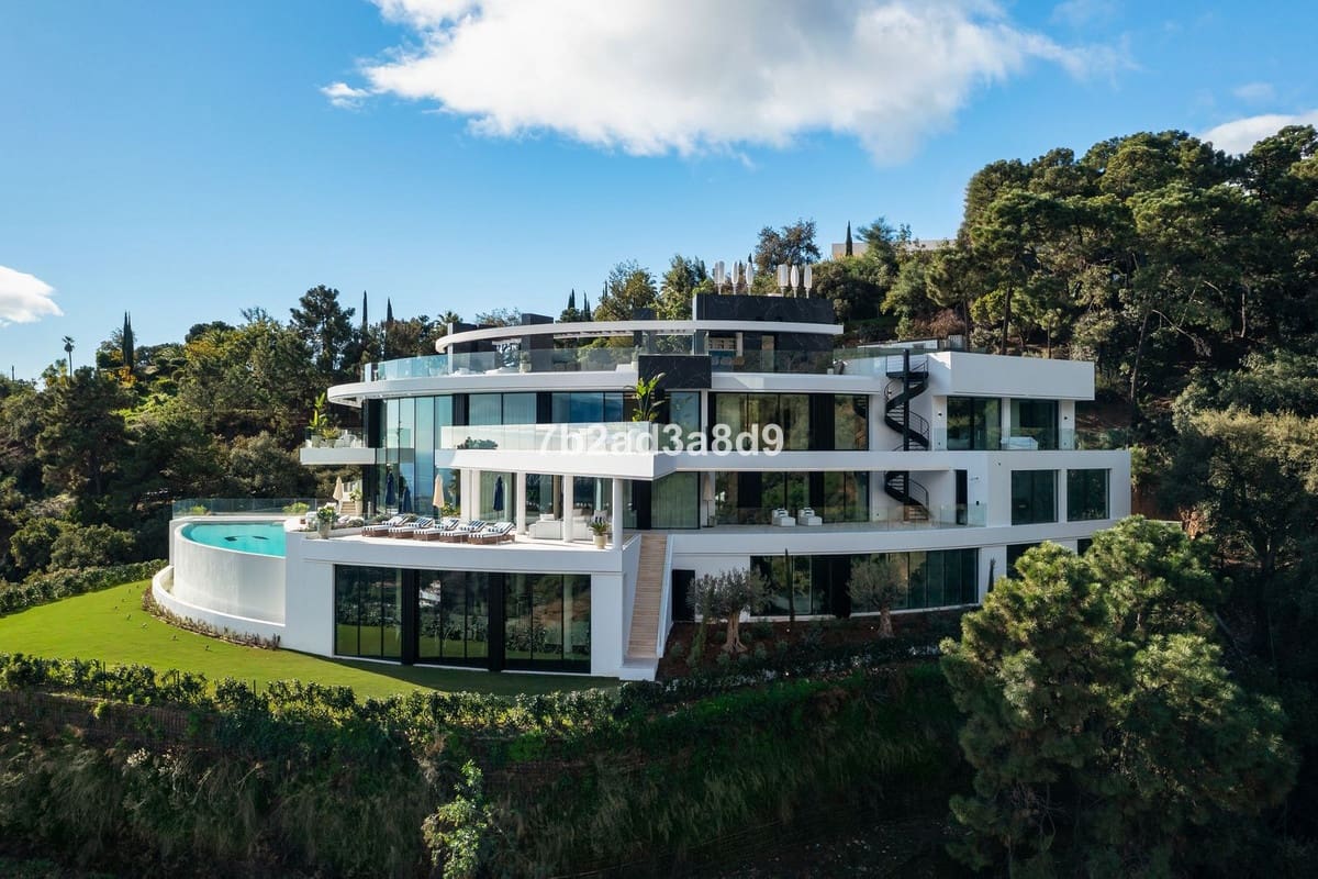 9 soverom Villa til salgs i La Zagaleta med svømmebasseng garasje - € 30 000 000 (Ref: 8921172)