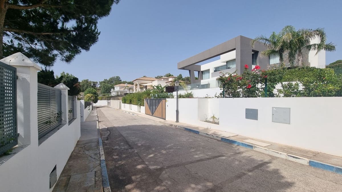 Teren niezagospodarowany na sprzedaż w Manilva - 1 176 000 € (Ref: 8938547)