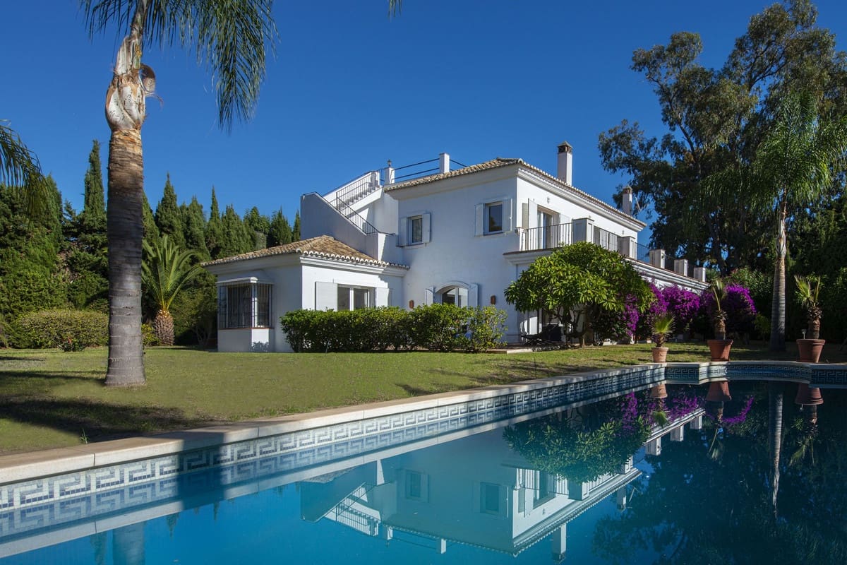 3 bedroom Villa for sale in Guadalmina with pool - € 3,750,000 (Ref: 8941204)