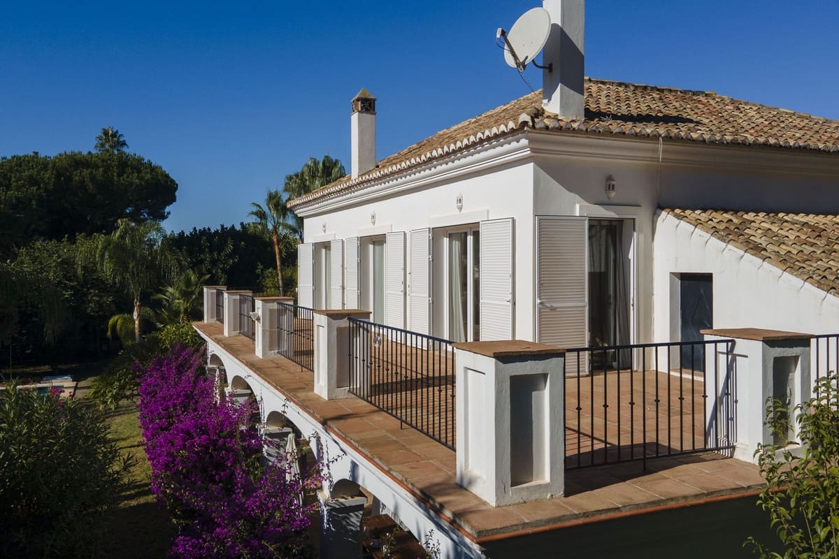 3 bedroom Villa for sale in Guadalmina with pool - € 3,750,000 (Ref: 8941204)