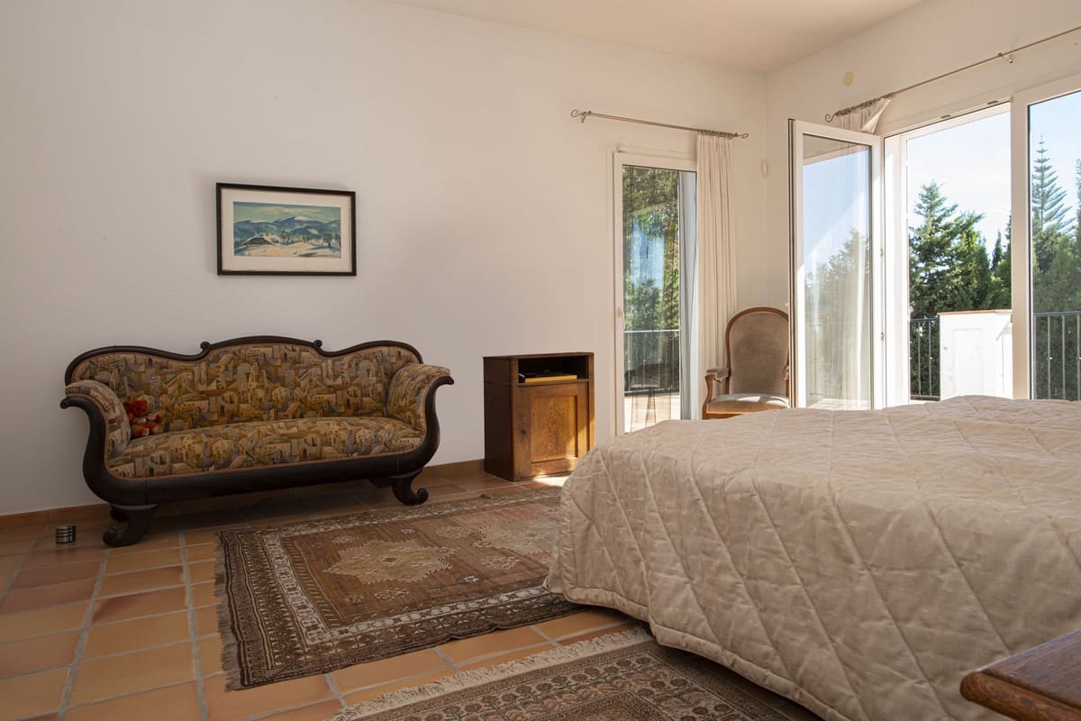 3 bedroom Villa for sale in Guadalmina with pool - € 3,750,000 (Ref: 8941204)