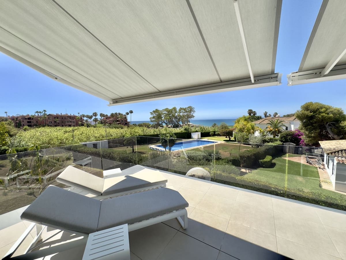 4 soveværelse Villa til salg i Los Monteros med swimmingpool garage - € 5.400.000 (Ref: 8978761)