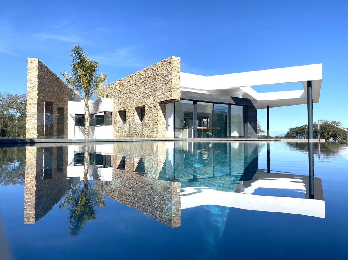 6 soveværelse Villa til salg i Sotogrande med swimmingpool - € 4.500.000 (Ref: 8978774)