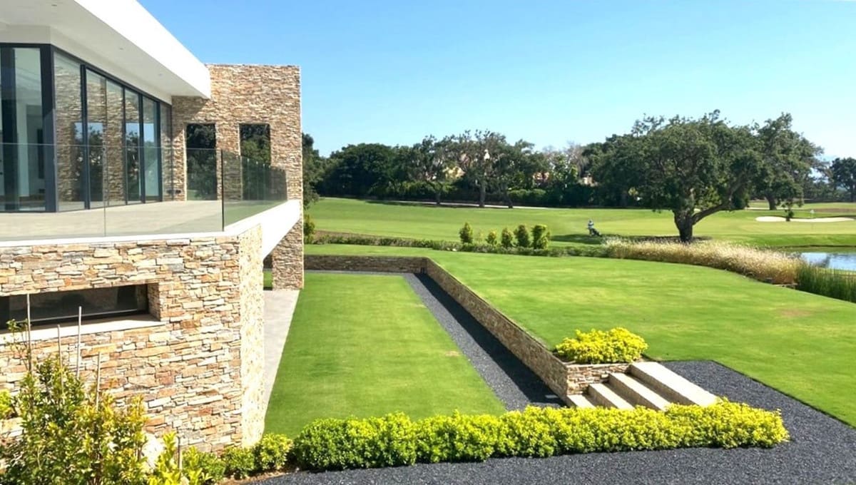 6 soveværelse Villa til salg i Sotogrande med swimmingpool - € 4.500.000 (Ref: 8978774)