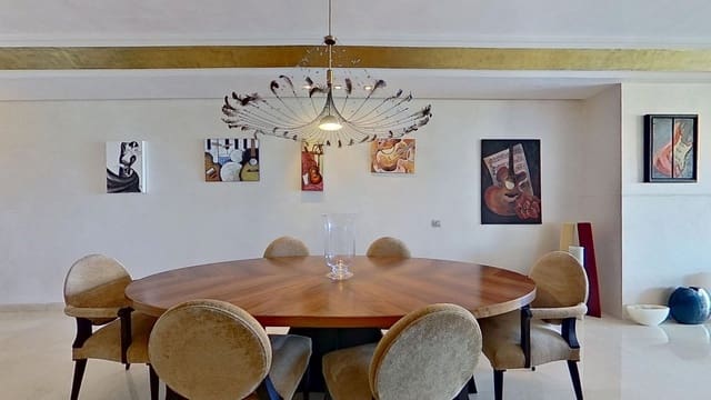 3 soveværelse Penthouse til salg i Los Monteros, Marbella med swimmingpool garage - € 3.950.000 (Ref: 8978797)