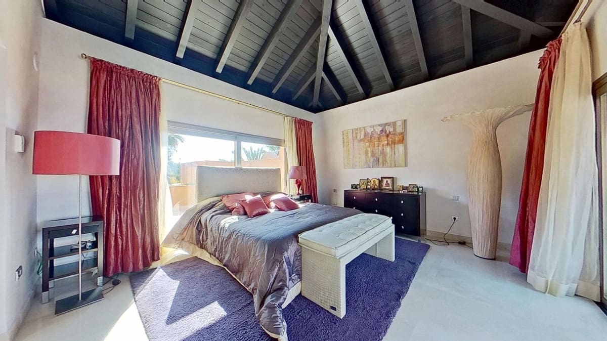 3 soveværelse Penthouse til salg i Los Monteros med swimmingpool garage - € 3.950.000 (Ref: 8978797)