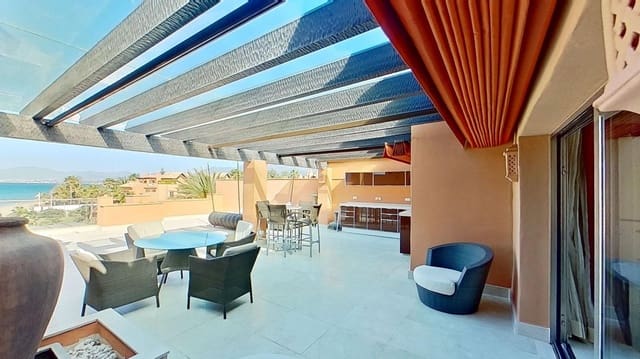 3 soveværelse Penthouse til salg i Los Monteros, Marbella med swimmingpool garage - € 3.950.000 (Ref: 8978797)