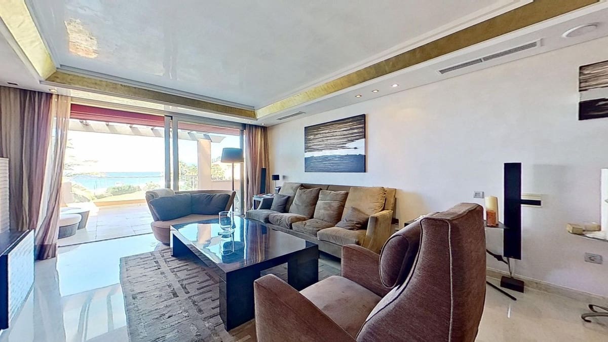 3 soveværelse Penthouse til salg i Los Monteros med swimmingpool garage - € 3.950.000 (Ref: 8978797)