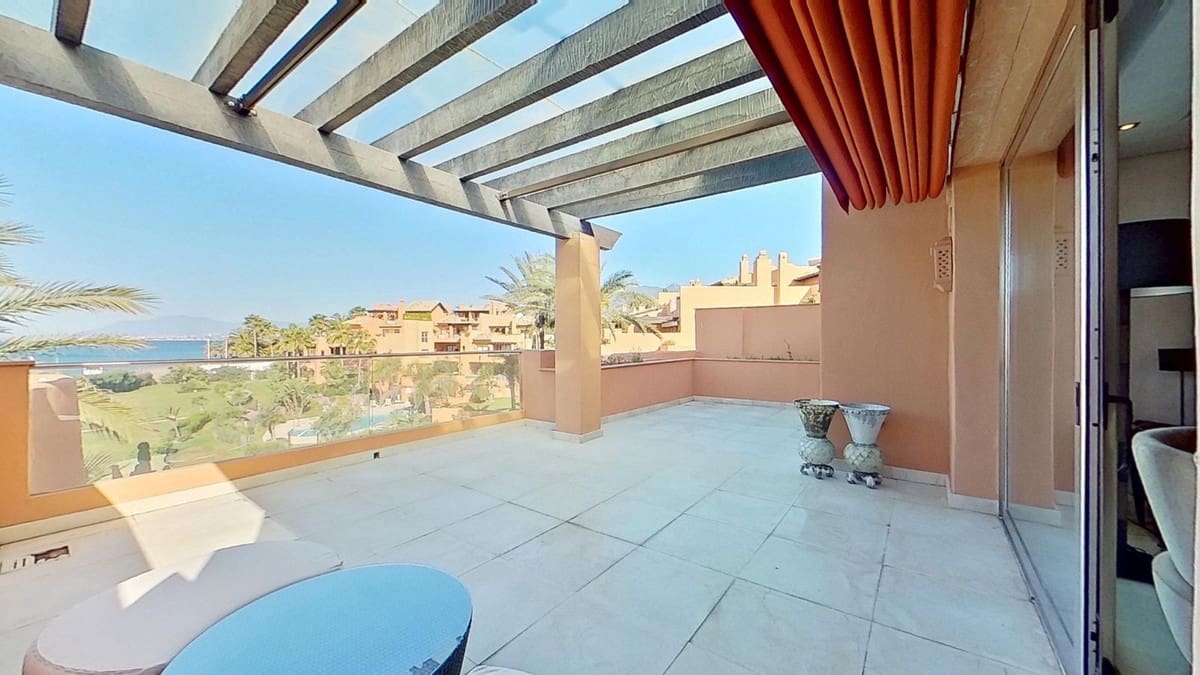 3 soveværelse Penthouse til salg i Los Monteros med swimmingpool garage - € 3.950.000 (Ref: 8978797)