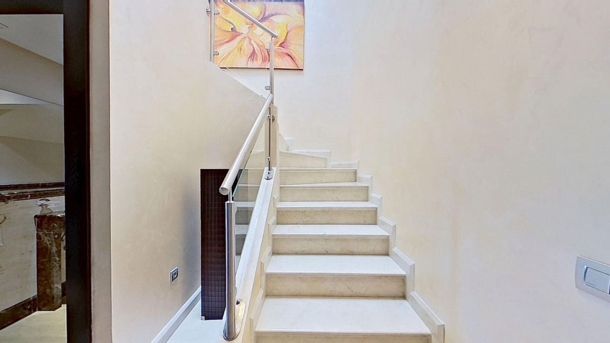 3 soveværelse Penthouse til salg i Los Monteros med swimmingpool garage - € 3.950.000 (Ref: 8978797)