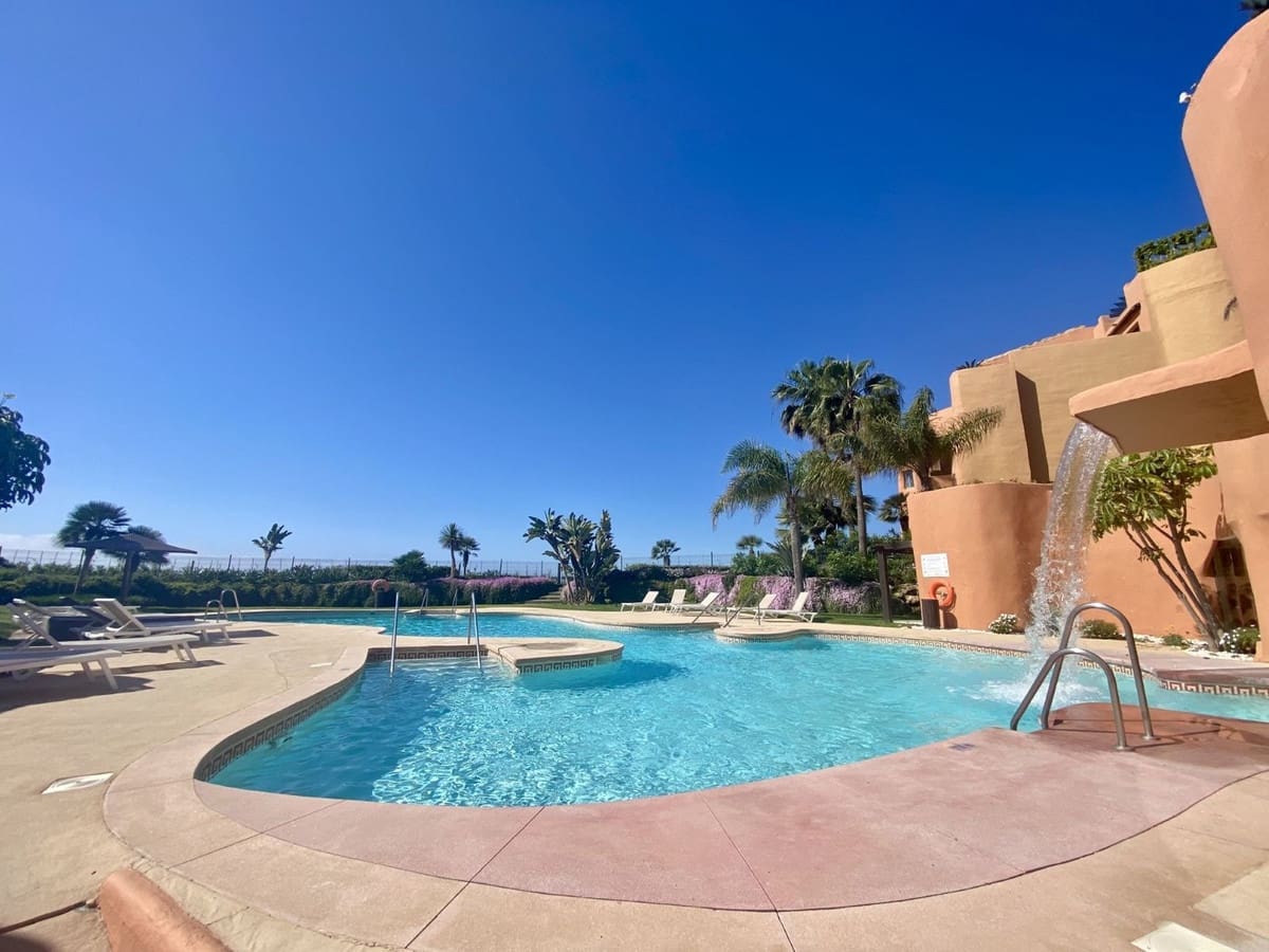 3 soveværelse Penthouse til salg i Los Monteros med swimmingpool garage - € 3.950.000 (Ref: 8978797)