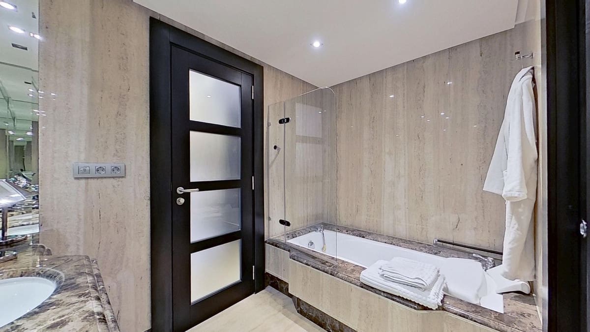 3 soveværelse Penthouse til salg i Los Monteros med swimmingpool garage - € 3.950.000 (Ref: 8978797)