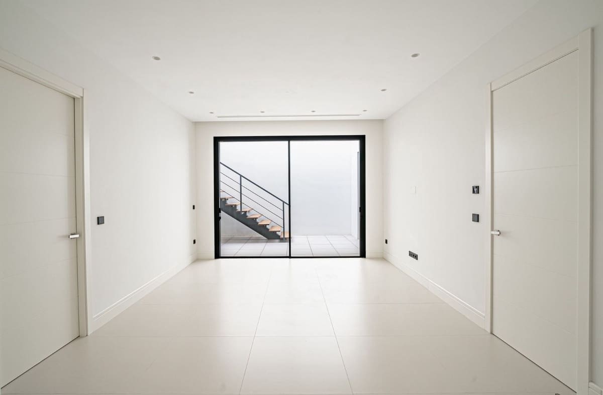 4 chambre Villa/Maison à vendre à Golden Mile avec piscine garage - 3 500 000 € (Ref: 8978807)