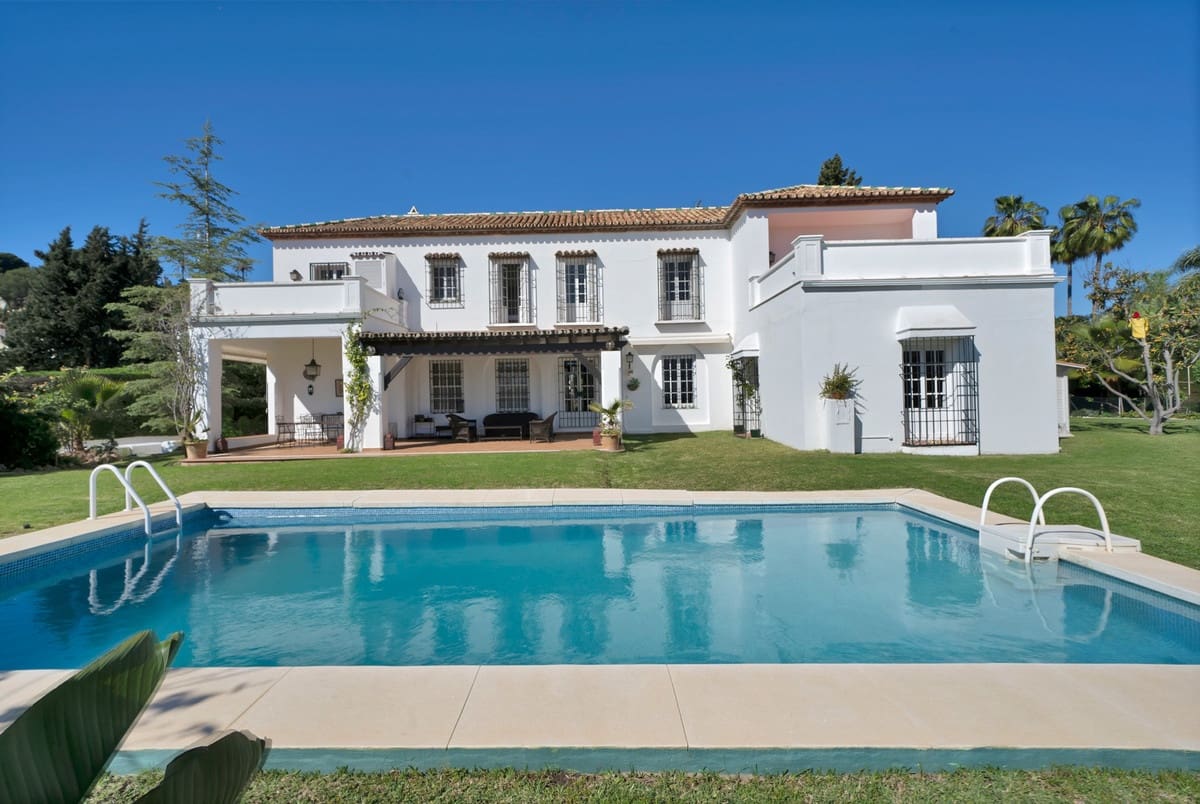 6 soveværelse Villa til salg i Nueva Andalucia med swimmingpool - € 3.150.000 (Ref: 8978810)