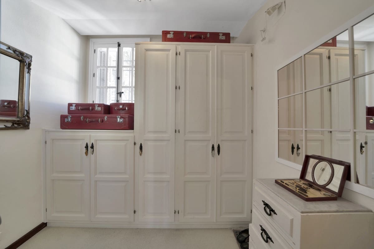 6 soveværelse Villa til salg i Nueva Andalucia med swimmingpool - € 3.150.000 (Ref: 8978810)