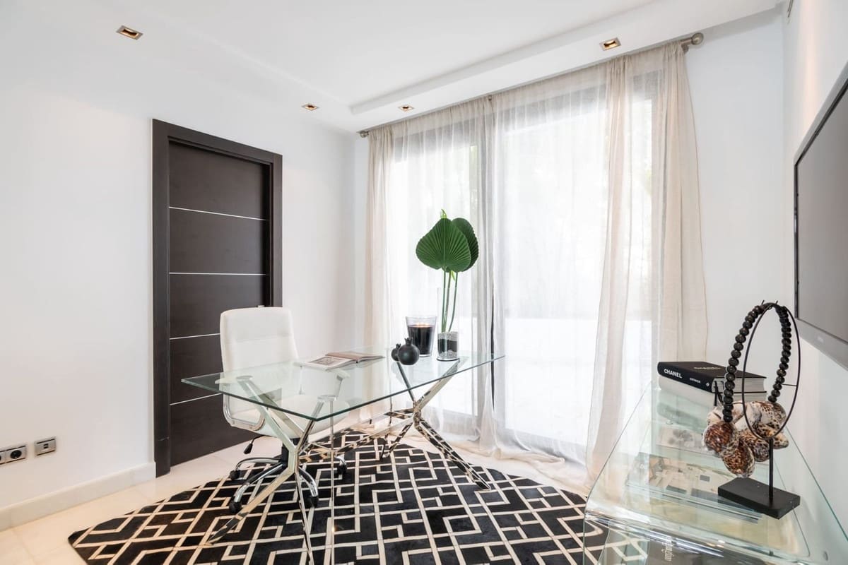 5 sypialnia Willa na sprzedaż w Nueva Andalucia z basenem - 4 500 000 € (Ref: 8978817)