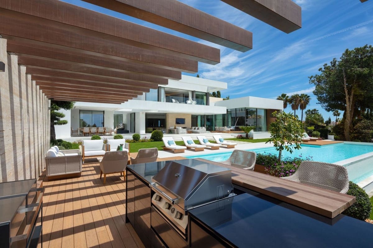 7 chambre Villa/Maison à vendre à Golden Mile avec piscine garage - 18 900 000 € (Ref: 8978845)