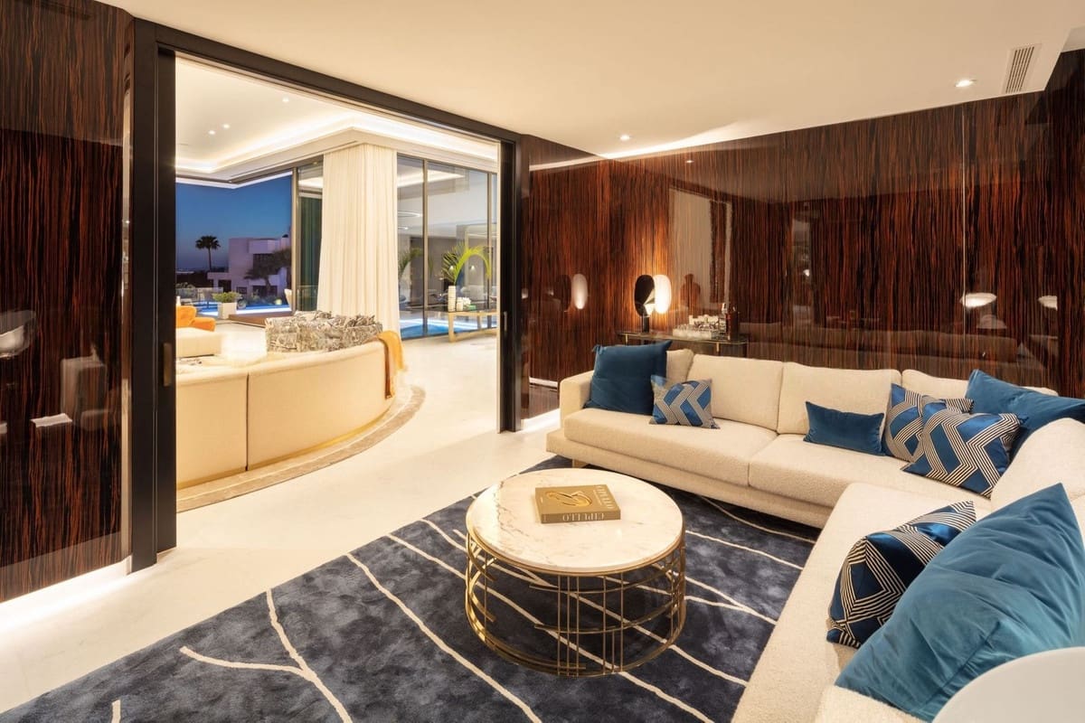 7 chambre Villa/Maison à vendre à Golden Mile avec piscine garage - 18 900 000 € (Ref: 8978845)