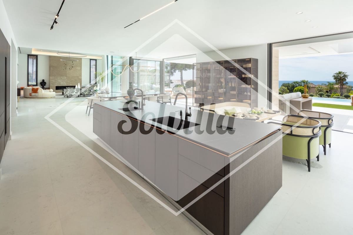 7 chambre Villa/Maison à vendre à Golden Mile avec piscine garage - 18 900 000 € (Ref: 8978845)