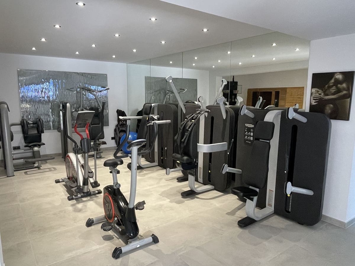 10 soverom Villa til salgs i Atalaya-Isdabe med svømmebasseng garasje - € 4 200 000 (Ref: 8978860)