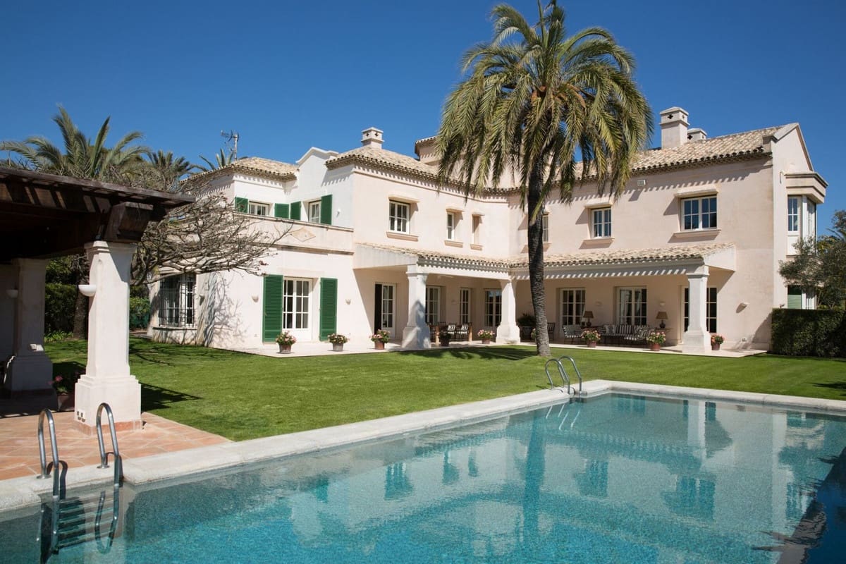 7 soveværelse Villa til salg i Los Monteros med swimmingpool garage - € 10.700.000 (Ref: 8978862)