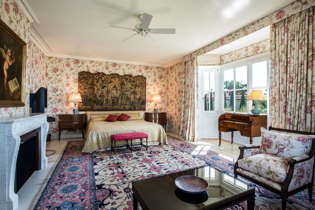 7 soveværelse Villa til salg i Los Monteros med swimmingpool garage - € 10.700.000 (Ref: 8978862)